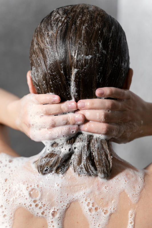 Cómo elegir el shampoo ideal según tu tipo de cuero cabelludo